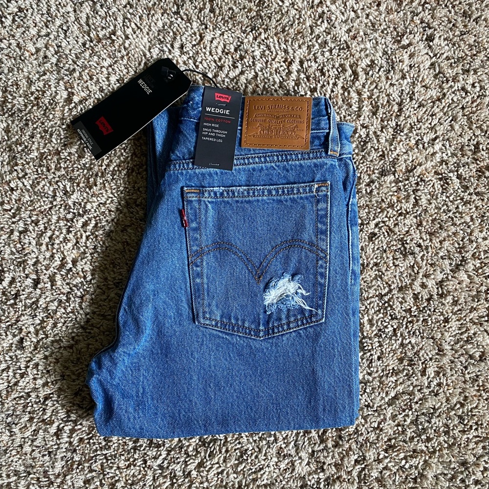 NEW Levi’s Women’s Wedgie Jeans